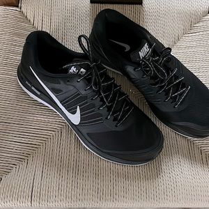 Nike Dual Fusion X - Size 9.5 NWOT